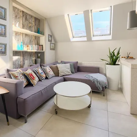 Kapitanska, Sun & Snow *